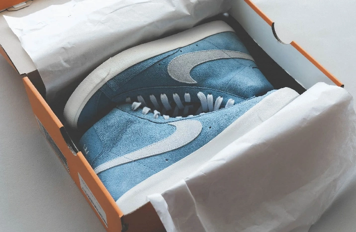 how to ship shoes